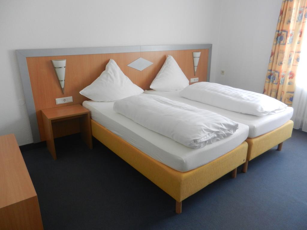 Hotel Gasthof Herderich Schluesselfeld Phòng bức ảnh
