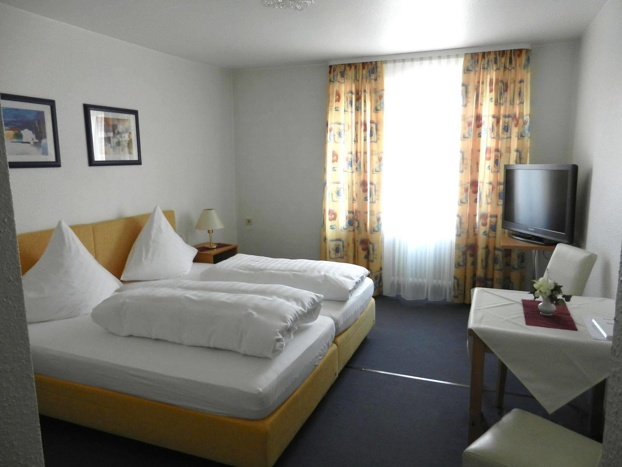 Hotel Gasthof Herderich Schluesselfeld Ngoại thất bức ảnh